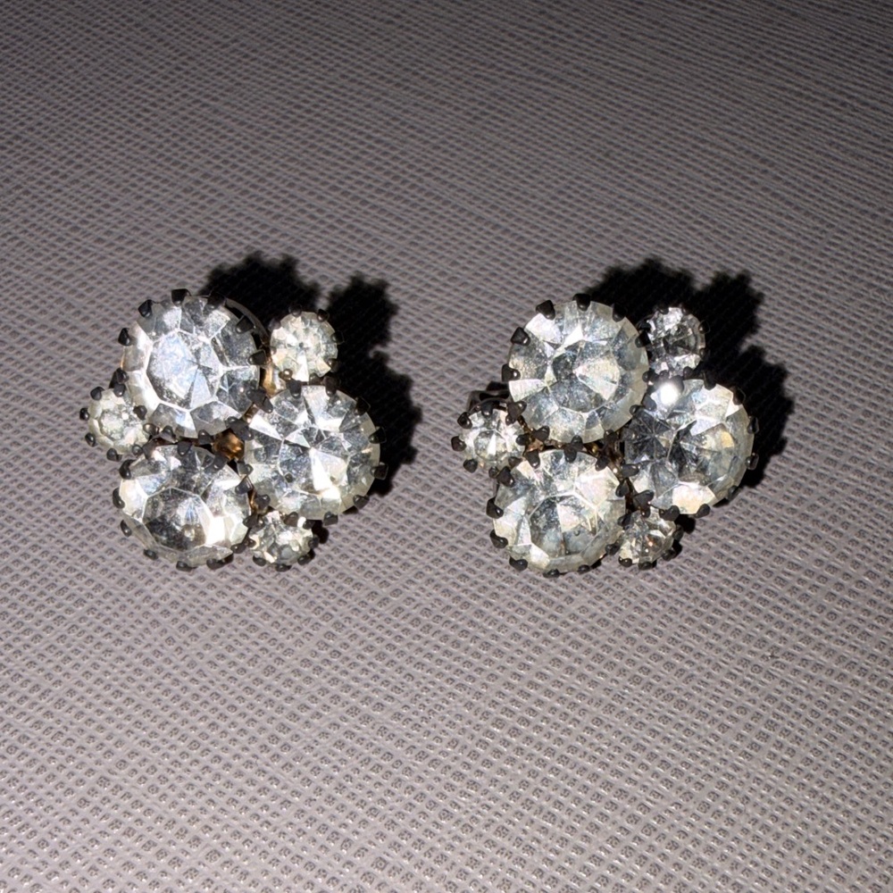 Vintage Cluster Crystal Rhinestone Clip-On Earrings - Clear Sparkle